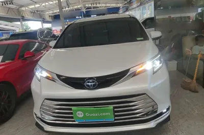 Toyota Sienna 2021, 27400 км, за 35249 USD