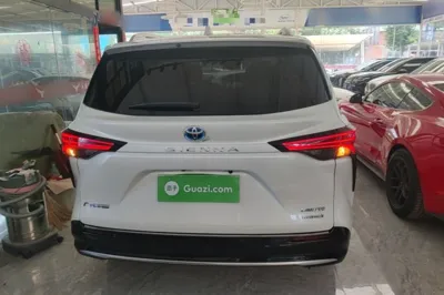 Toyota Sienna 2021, 27400 км, за 35249 USD