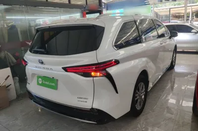Toyota Sienna 2021, 27400 км, за 35249 USD - фото 6