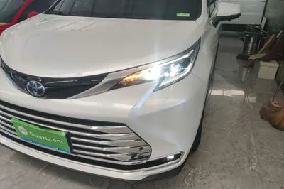 Toyota Sienna 2021, 27400 км, за 35249 USD - фото 8