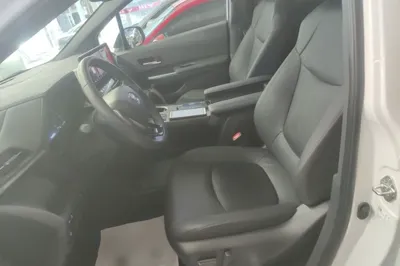 Toyota Sienna 2021, 27400 км, за 35249 USD - фото 17