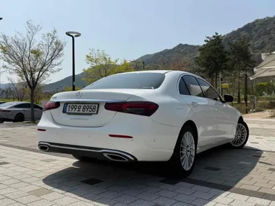 Mercedes-Benz E-Class 2021, 64000 км, за 23893.92 USD