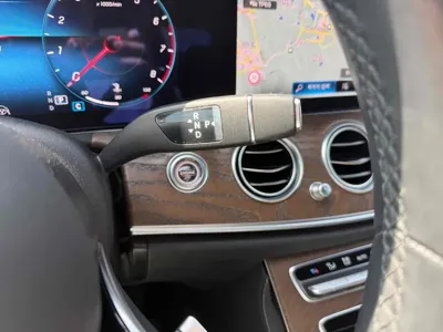 Mercedes-Benz E-Class 2021, 64000 км, за 23893.92 USD - фото 9