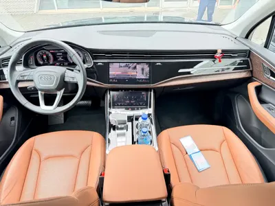Audi Q7 2025, 1700 км, за 79386.82 USD - фото 8