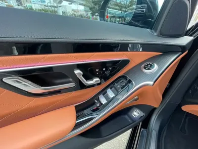 Mercedes-Benz S-Class 2025, 10000 км, за 82961.68 USD - фото 13