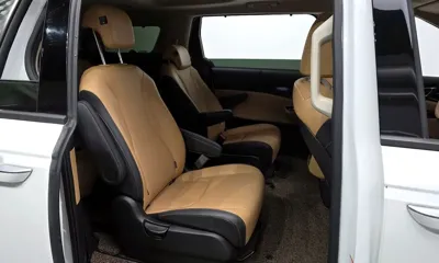 Kia Canival 2023, 31729 км, за 20480.5 USD - фото 12