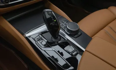 BMW 5-Series 2022, 76400 км, за 20772.28 USD - фото 9