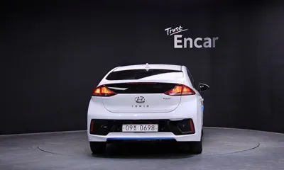 Hyundai Ioniq 2016, 135093 км, за 5334.38 USD