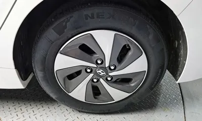 Hyundai Ioniq 2016, 135093 км, за 5334.38 USD - фото 21