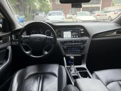 Hyundai Sonata 2016, 141773 км, за 5684.83 USD