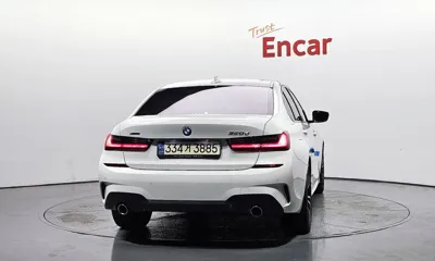 BMW 3-Series 2022, 133971 км, за 19209.47 USD