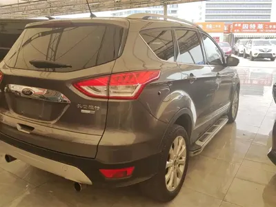 Ford Kuga 2013, 138500 км, за 3060.56 USD