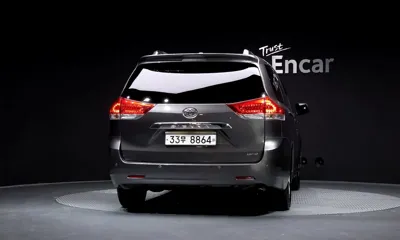 Toyota Sienna 2014, 105482 км, за 9188.27 USD