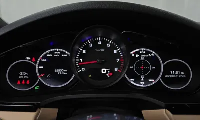 Porsche Cayenne 2021, 82530 км, за 48225.96 USD - фото 8