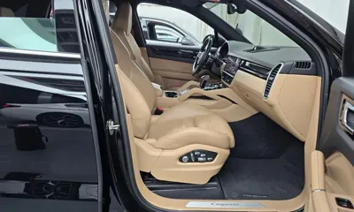 Porsche Cayenne 2021, 82530 км, за 48225.96 USD - фото 11