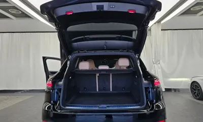 Porsche Cayenne 2021, 82530 км, за 48225.96 USD - фото 20