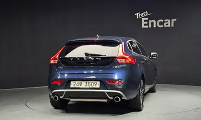 Volvo V40 2015, 53471 км, за 8586.73 USD