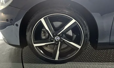 Volvo V40 2015, 53471 км, за 8586.73 USD