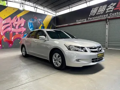 Honda Accord 2008, 120000 км, за 3913.27 USD