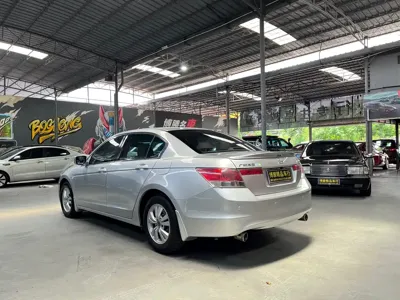 Honda Accord 2008, 120000 км, за 3913.27 USD