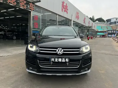 Volkswagen Touareg 2015, 140000 км, за 11723.45 USD