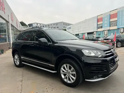 Volkswagen Touareg 2015, 140000 км, за 11723.45 USD