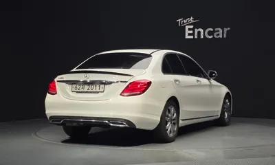 Mercedes-Benz C-Class 2017, 104319 км, за 9446.26 USD