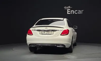 Mercedes-Benz C-Class 2017, 104319 км, за 9446.26 USD