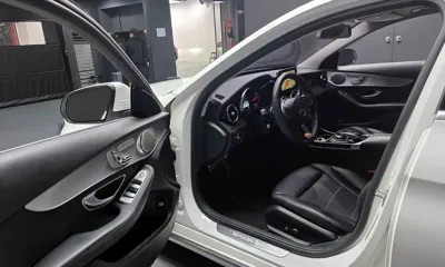 Mercedes-Benz C-Class 2017, 104319 км, за 9441.94 USD - фото 10