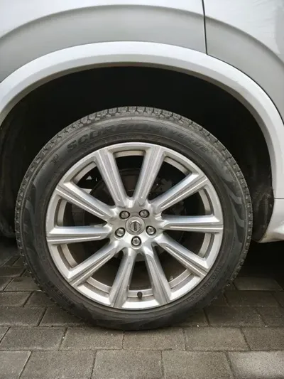 Volvo XC90 2017, 230000 км, за 14769.59 USD