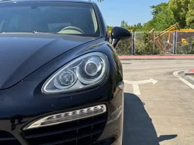 Porsche Cayenne 2013, 148000 км, за 15861.96 USD