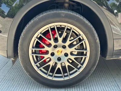 Porsche Cayenne 2013, 148000 км, за 15861.96 USD