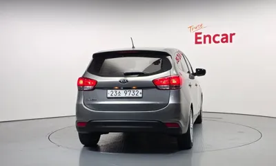 Kia Carens 2014, 107330 км, за 4560.26 USD