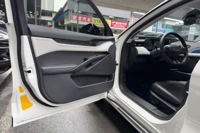 Ford Mondeo 2022, 60300 км, за 16739 USD - фото 19