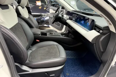 Ford Mondeo 2022, 60300 км, за 16739 USD - фото 35
