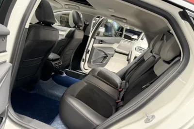 Ford Mondeo 2022, 60300 км, за 16739 USD - фото 37