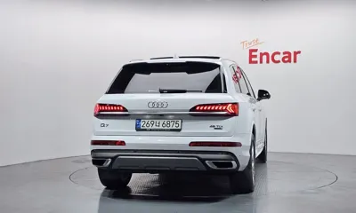 Audi Q7 2021, 69344 км, за 29415.67 USD