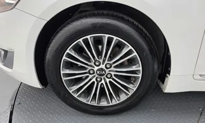Kia K7 2015, 135204 км, за 4098.36 USD