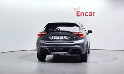 Infiniti Q30 2017, 49739 км, за 9448.3 USD