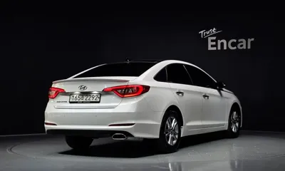 Hyundai Sonata 2016, 157077 км, за 5537.46 USD