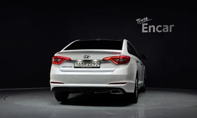 Hyundai Sonata 2016, 157077 км, за 5537.46 USD