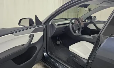 Tesla Model Y 2025, 5101 км, за 0 USD - фото 10