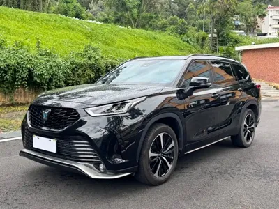 Toyota Crown Kluger · 2023 год