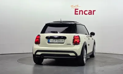 MINI Cooper 2022, 31026 км, за 15276.6 USD