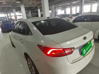 Ford Escort 2019, 76600 км, за 4243.47 USD