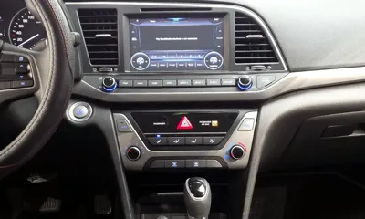Hyundai Avante 2018, 52791 км, за 6498.62 USD - фото 13