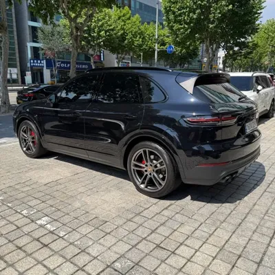 Porsche Cayenne 2022, 48900 км, за 63684.29 USD