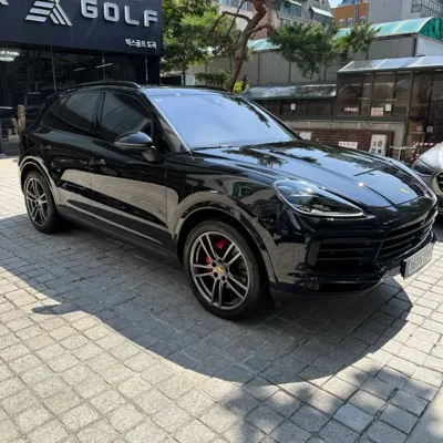Porsche Cayenne 2022, 48900 км, за 63684.29 USD