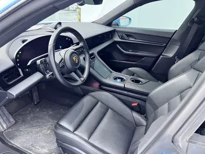 Porsche Taycan 2020, 52000 км, за 48871.59 USD