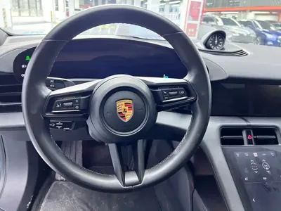Porsche Taycan 2020, 52000 км, за 48799.85 USD - фото 6